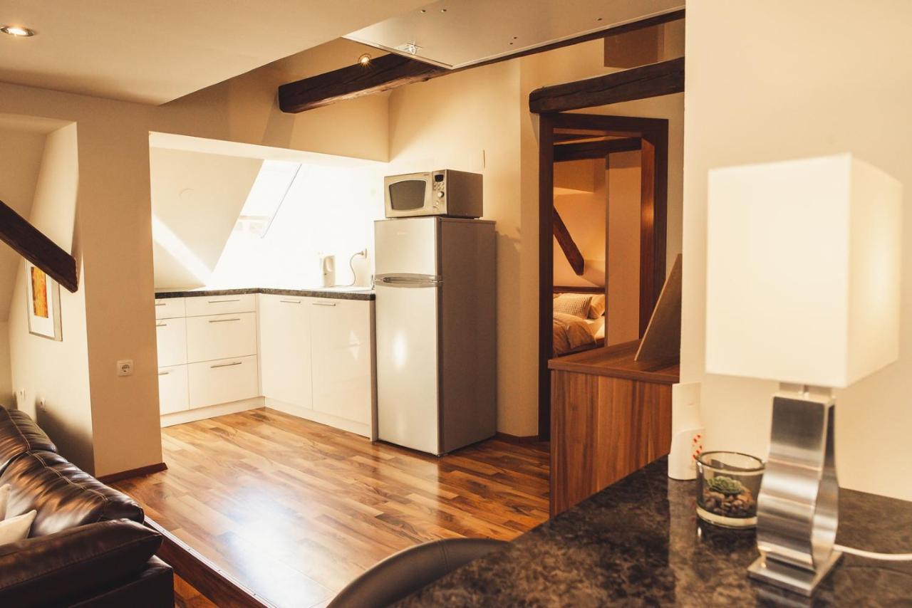 Skol Apartment S Parkiriscem Celje Esterno foto